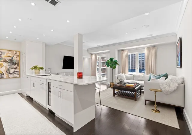 1st image of 778 Boylston St #8E, Boston, MA 02199 | MLS# 73558284