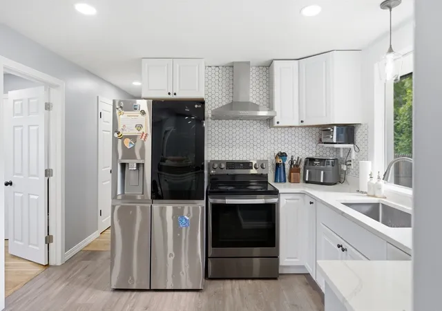3rd image of 91 Bunkerhill Pkwy, West Boylston, MA 01583 | MLS# 73541593