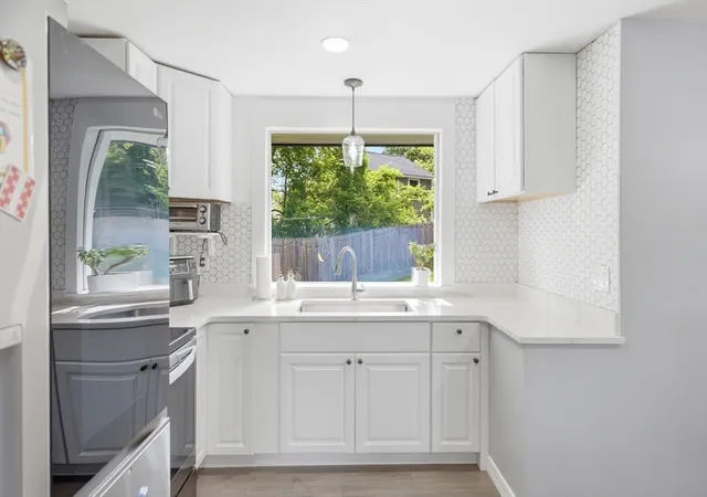 4th image of 91 Bunkerhill Pkwy, West Boylston, MA 01583 | MLS# 73541593