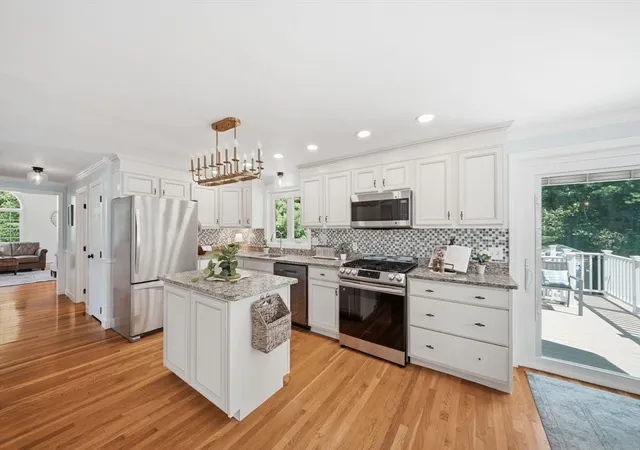 Photo 4 of Single Family Residence at 4 Brookview Cir, Tyngsboro, MA 01879 | MLS# 73555237 | | Sold on 2026-09-18