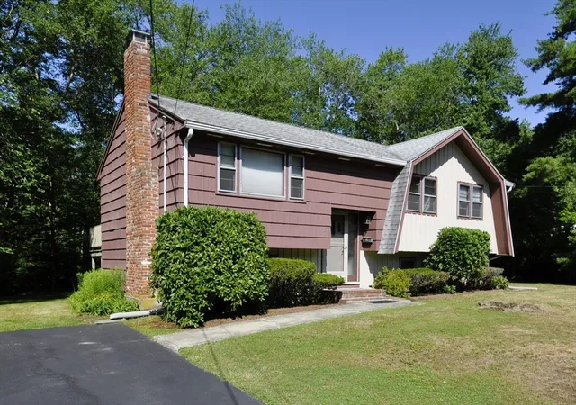 Homes for sale in East Bridgewater, MA | 87 Lorraine Dr, East Bridgewater, MA 02333 | MLS# 73547657