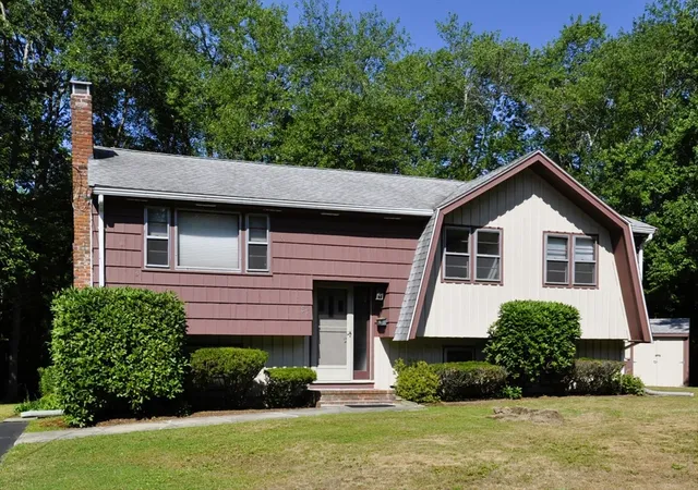 Homes for sale in East Bridgewater, MA | 87 Lorraine Dr, East Bridgewater, MA 02333 | MLS# 73547657