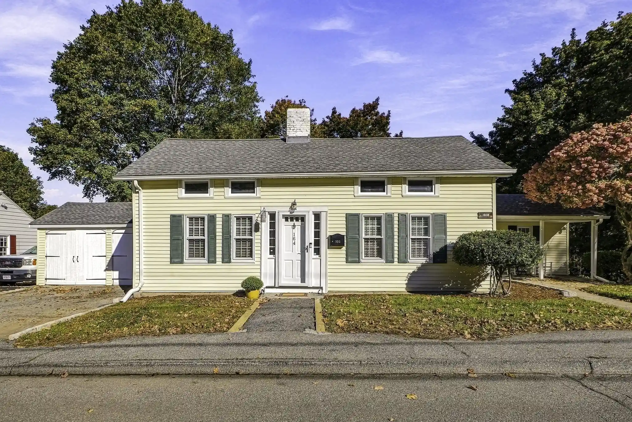 Single family home for sale at 164 Central St, Auburn, MA 01501 | MLS# 73593148