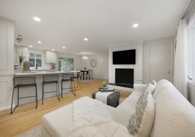 2nd image of 334 Rogers St, Lowell, MA 01852 | MLS# 73553305