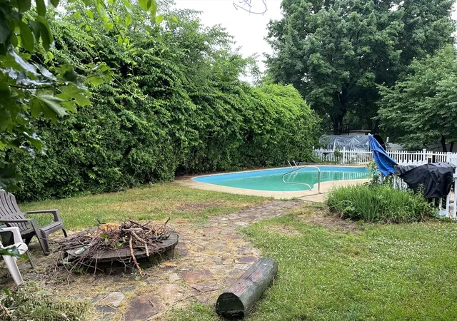 2nd image of 36 Duxbury St, Providence, RI 02909 | MLS# 73540013