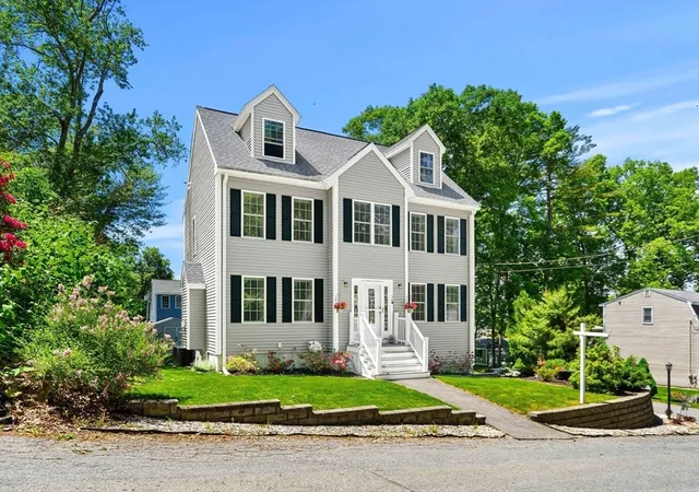 Homes for sale in Amesbury, MA | 34 Amesbury Ave, Amesbury, MA 01913 | MLS# 73531060