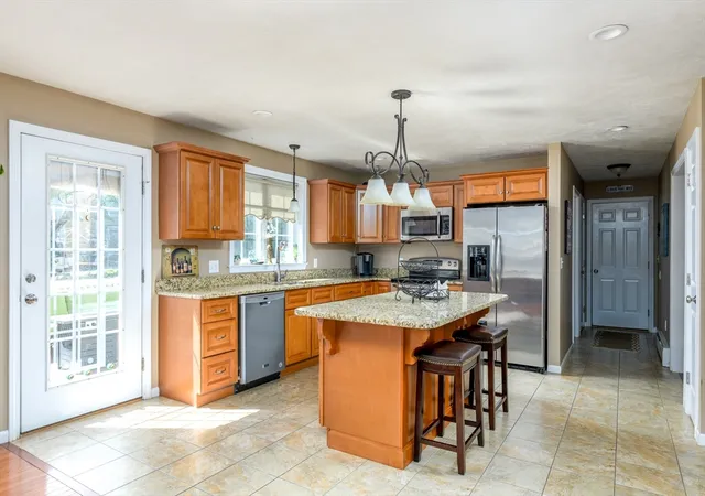 Homes for sale in Rutland, MA | 248 Pleasantdale Road, Rutland, MA 01543 | MLS# 73539074