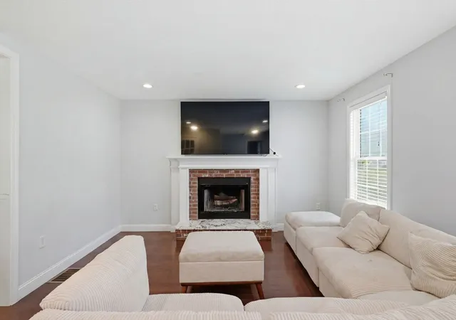 5th image of 67 Hidden Rd, Dracut, MA 01826 | MLS# 73541038