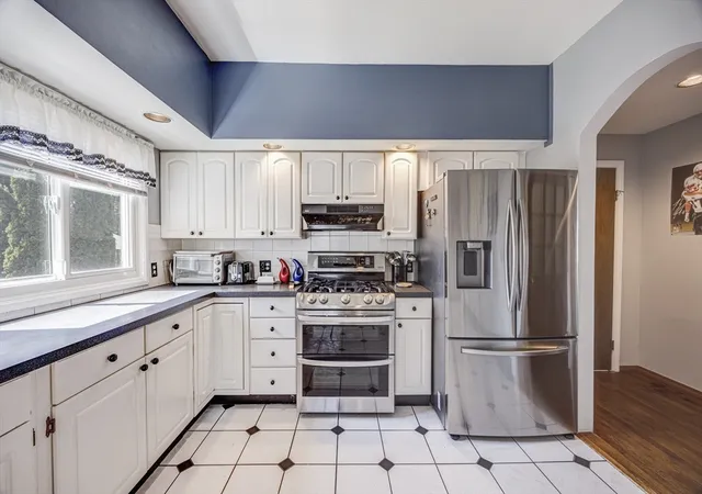 1st image of 188 Washington St, New Bedford, MA 02740 | MLS# 73523578
