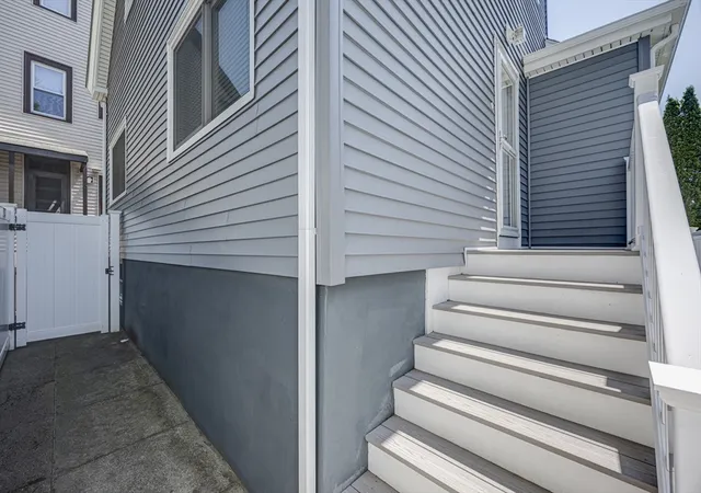 36th image of 188 Washington St, New Bedford, MA 02740 | MLS# 73523578