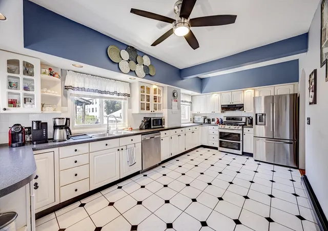 4th image of 188 Washington St, New Bedford, MA 02740 | MLS# 73523578