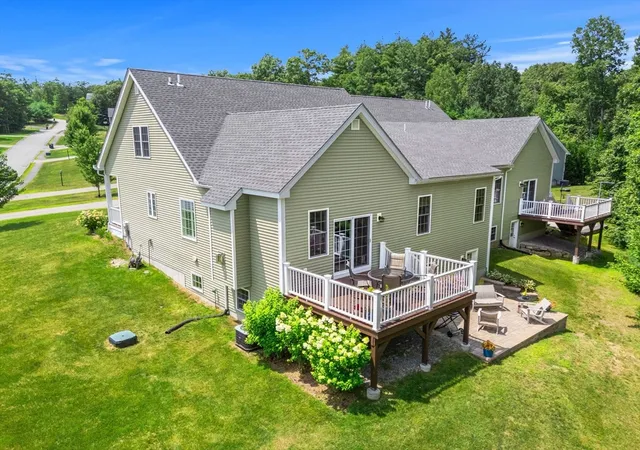 2nd image of 72 D Hummingbird Ln #72D, Groton, MA 01450 | MLS# 73553194