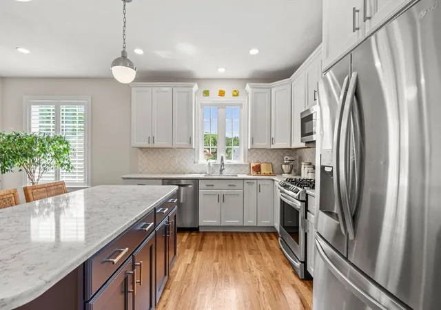 4th image of 72-D Hummingbird Ln #72D, Groton, MA 01450 | MLS# 73553194