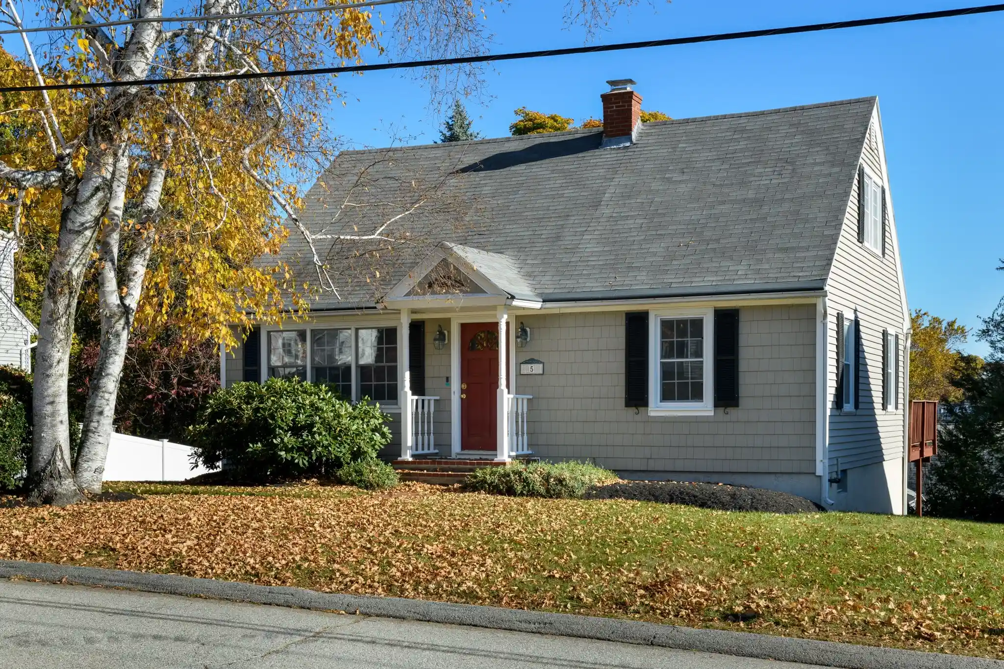 Single family home for sale at 5 Davis Rd, Auburn, MA 01501 | MLS# 73596995