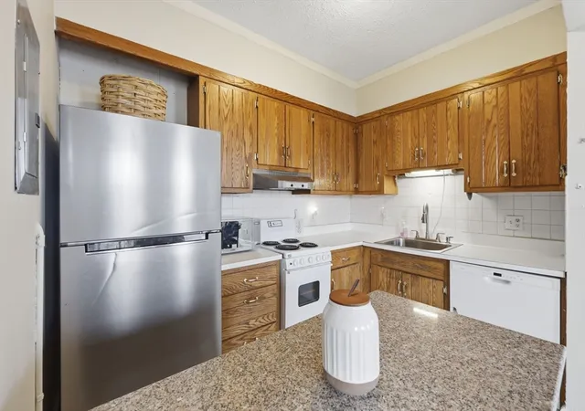 Photo 3 of Condo for sale at 140 Chestnut St #604, Springfield, MA 01103 | MLS# 73564696 | Listing updated on 2026-09-14