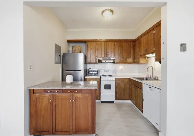 Listing Photo 4 - Condo for sale in building located at 140 Chestnut St, Springfield, MA 01103 - Unit #604