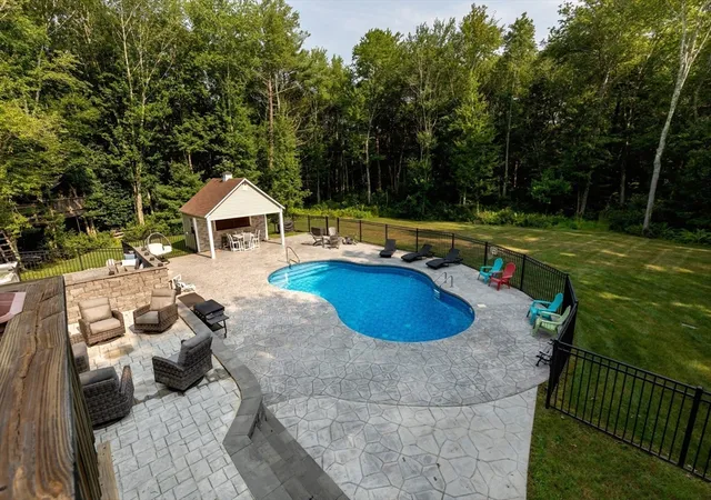 4th image of 5 Debbie Ln, Assonet, MA 02702 | MLS# 73562302