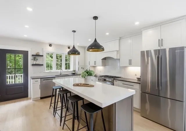 5th image of 158 Lake St, Wilmington, MA 01887 | MLS# 73565105