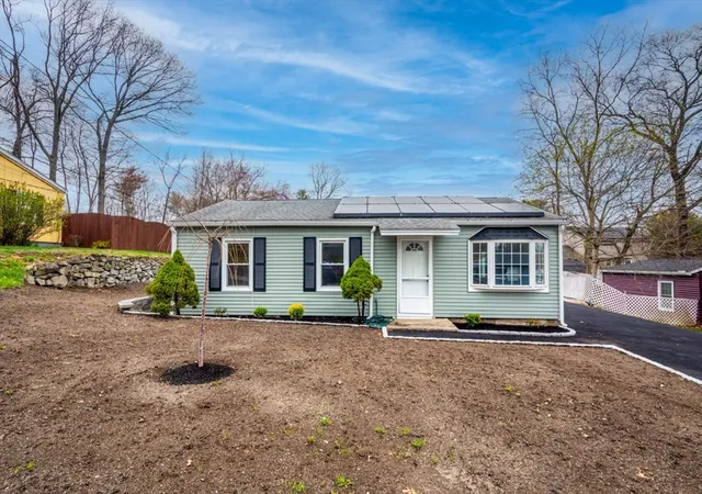 2nd image of 101 Laurie Ln, Lowell, MA 01854 | MLS# 73504849