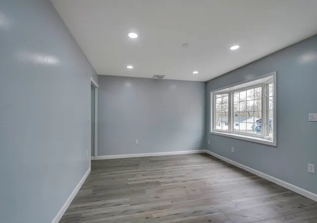 4th image of 101 Laurie Ln, Lowell, MA 01854 | MLS# 73504849