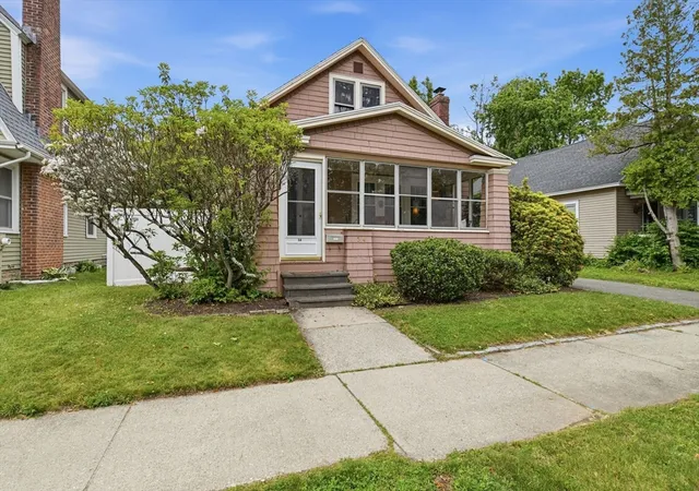 Homes for sale in Springfield, MA | 54 Thorndyke St, Springfield, MA 01118 | MLS# 73529038