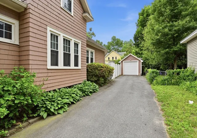Homes for sale in Springfield, MA | 54 Thorndyke St, Springfield, MA 01118 | MLS# 73529038