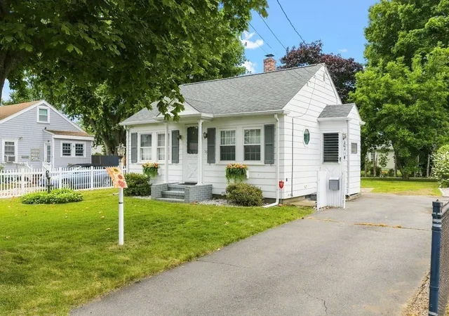 Photo 2 of Sale Pending at 56 Hacker St, Fairhaven, MA 02719 | MLS# 73565997 | Listing updated on 2026-09-03