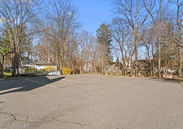 29th image of 29 Orchard St, Southbridge, MA 01550 | MLS# 73568982