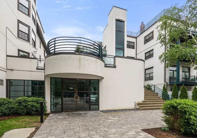 1st image of 227 Summit Ave #W205, Brookline, MA 02446 | MLS# 73519515