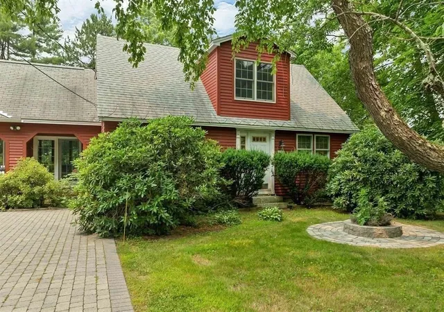 2nd image of 4 Highland Ave, Goffstown, NH 03045 | MLS# 73563870