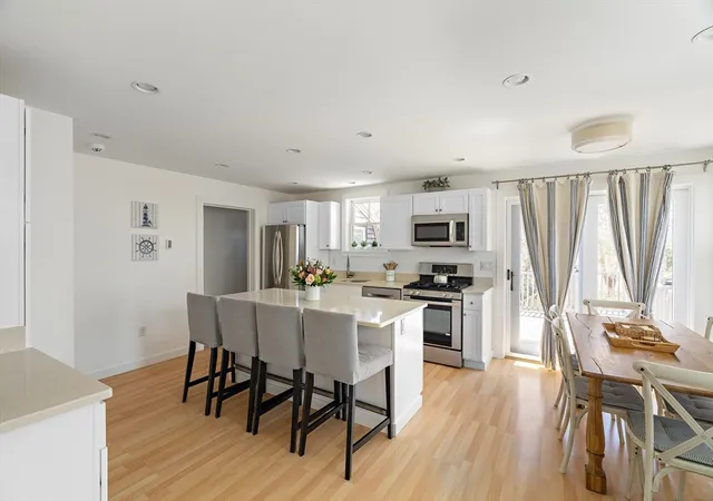 4th image of 13 Young Street, Edgartown, MA 02539 | MLS# 73522670