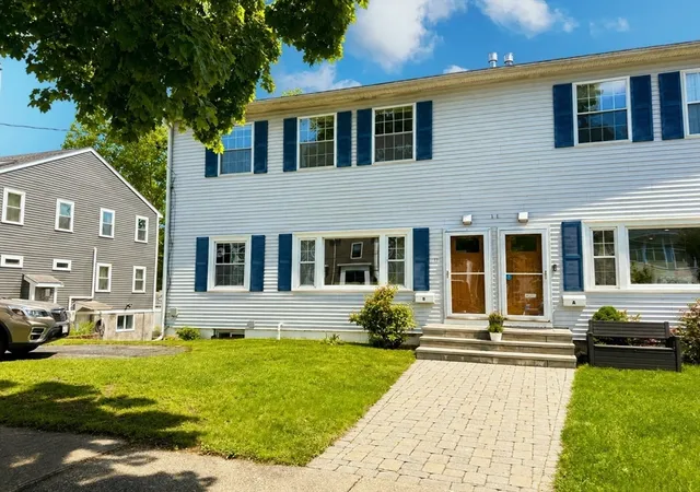 2nd image of 11 Hargrave Cir #B, Newton Highlands, MA 02461 | MLS# 73526210