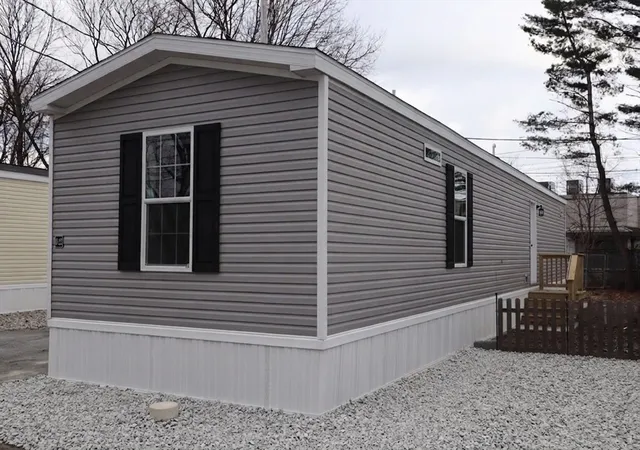 2nd image of 1346 Newport Ave #B22, Attleboro, MA 02703 | MLS# 73565174