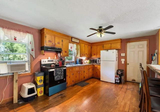 Photo 3 of Single family home for sale at 58 Mcintyre Rd, North Oxford, MA 01537 | MLS# 73564386 | Listing updated on 2026-08-24