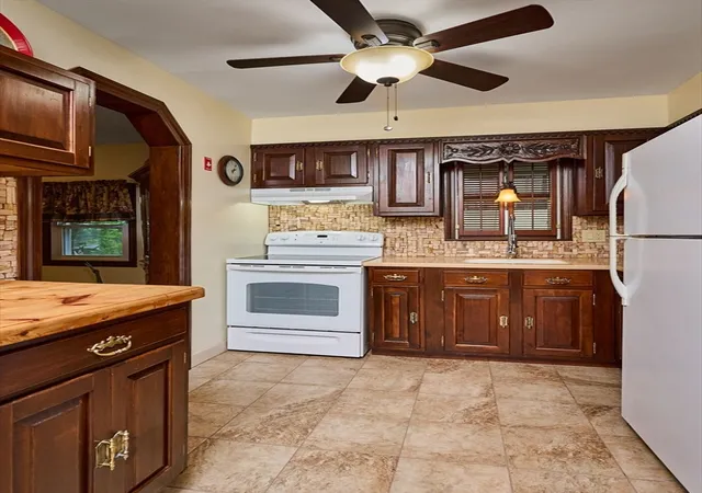 Photo 4 of Single family home for sale at 238 Dox Rd, Westfield, MA 01085 | MLS# 73541480 | Listing updated on 2026-10-05