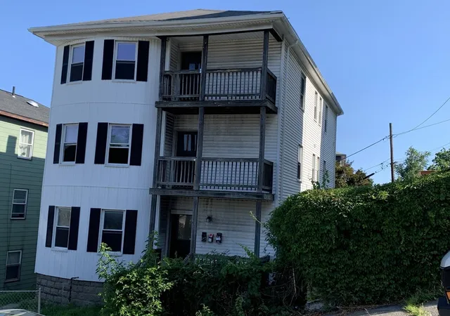 1st image of 11 Diamond St, Worcester, MA 01610 | MLS# 73564047