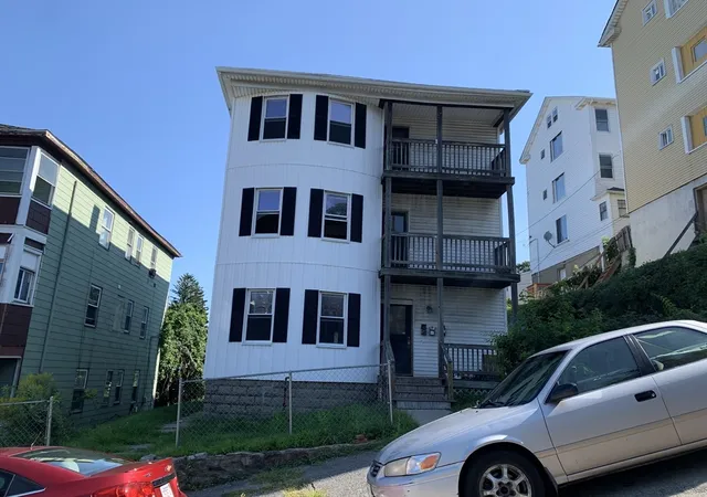2nd image of 11 Diamond St, Worcester, MA 01610 | MLS# 73564047