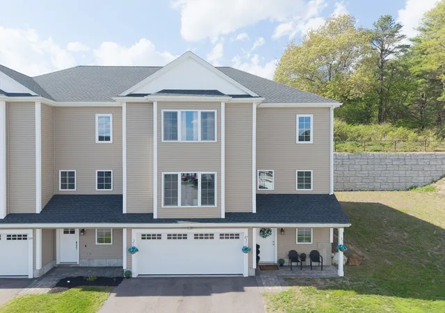 Homes for sale in Uxbridge, MA | 27 Pouts Lane #27, Uxbridge, MA 01569 | MLS# 73537524