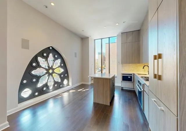 3rd image of 140 Shawmut Ave, Boston, MA 02118