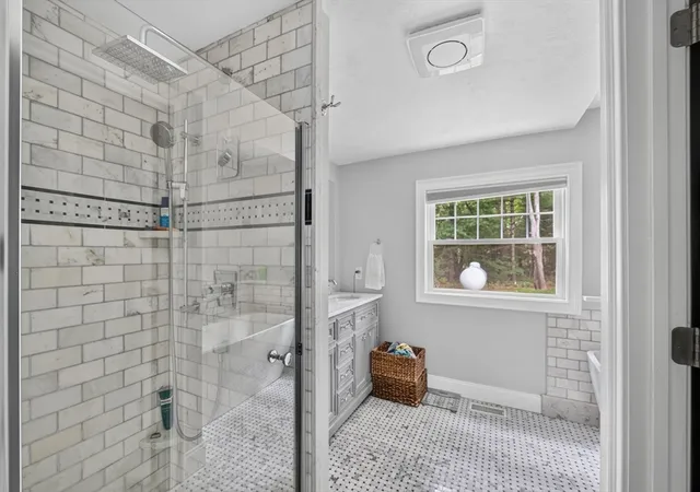 4th image of 6 Ida Way, Assonet, MA 02702 | MLS# 73550457
