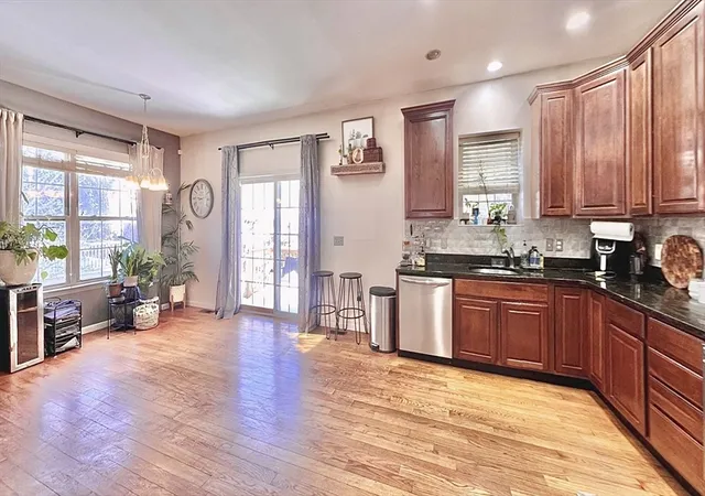 Listing Photo 4 - Condo for sale in building located at 10 Milton Ridge Rd, Lynn, MA 01902 - Unit #10