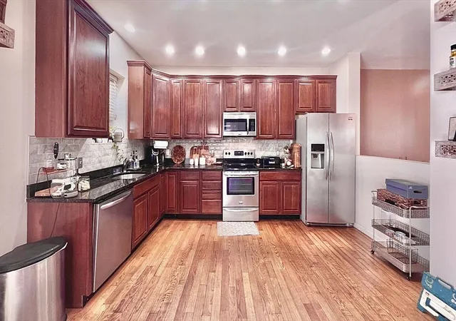 Listing Photo 5 - Condo for sale in building located at 10 Milton Ridge Rd, Lynn, MA 01902 - Unit #10