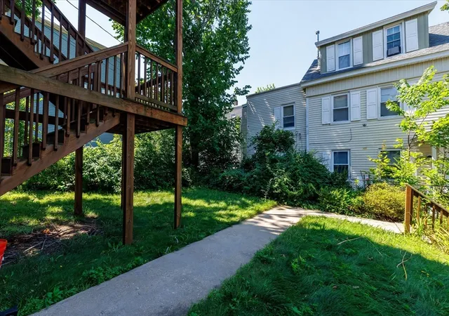 2nd image of 16 W St, Worcester, MA 01609
