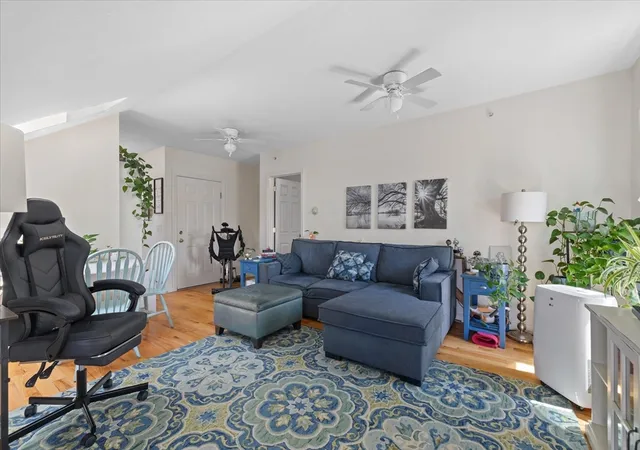 4th image of 16 W St, Worcester, MA 02186