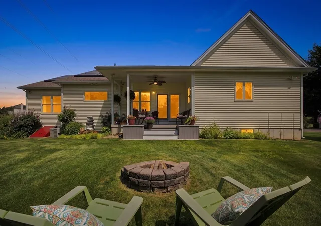42nd image of 135 Lancaster Dr, Agawam, MA 01001 | MLS# 73565682