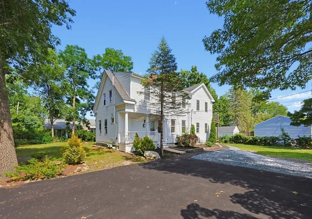 4th image of 580 Ash St, Brockton, MA 02301 | MLS# 73546137