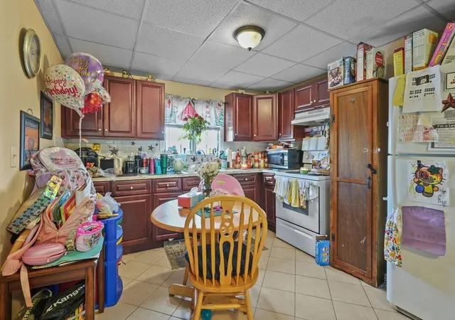 2nd image of 1792 Pleasant St, Fall River, MA 02723 | MLS# 73563603