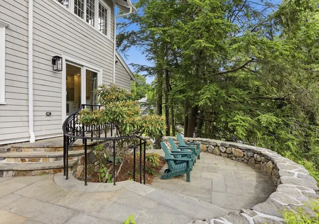 2nd image of 38 Edgewood Rd, Lexington, MA 02420