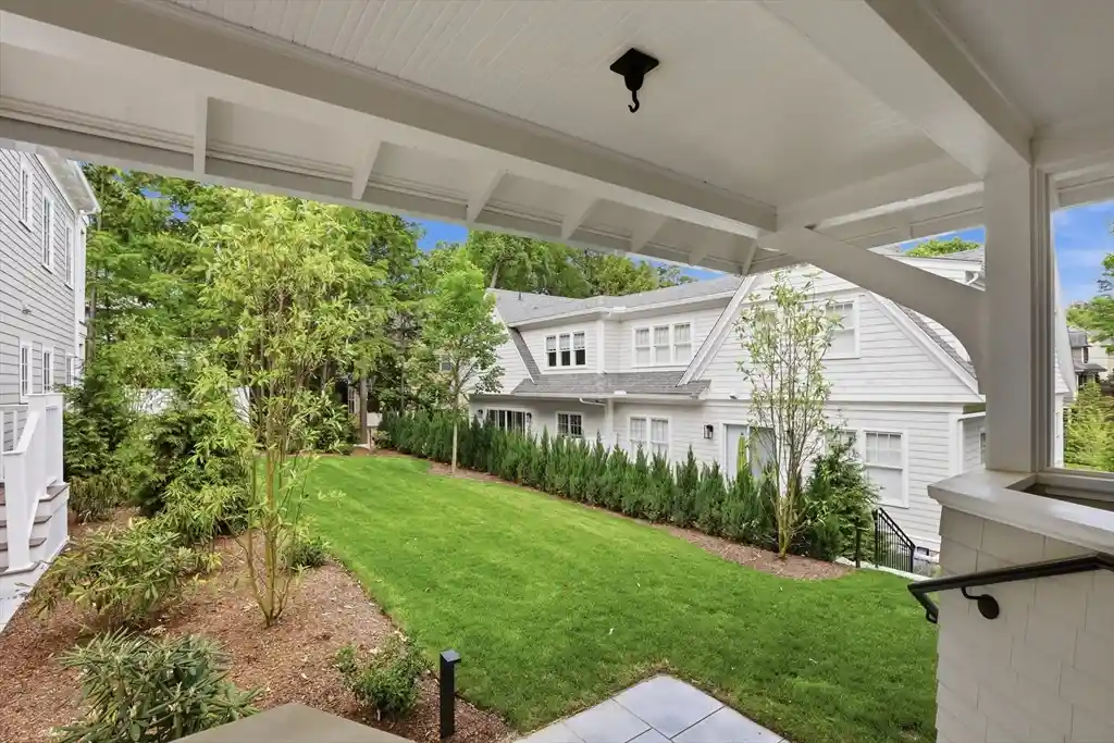 Listing Photo 2 - Condo for sale in 38 Edgewood Rd located at 38 Edgewood Rd, Lexington, MA 02420 - Unit 38 Edgewood Rd