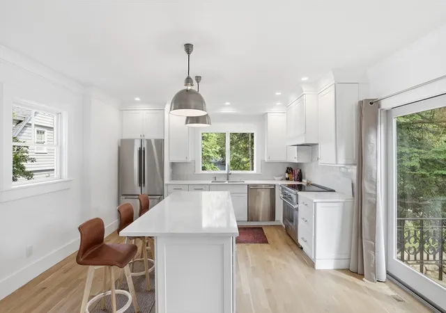 4th image of 38 Edgewood Rd #2, Lexington, MA 02420 | MLS# 73535430